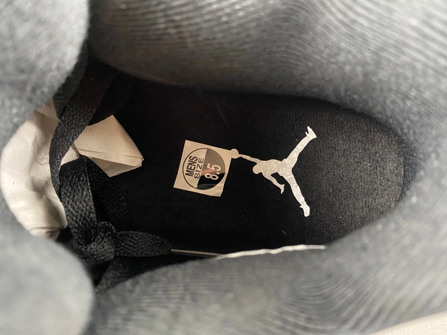 FQ8138-001 RETRO 4 THUNDER 'WHITE AIR JORDAN 0327